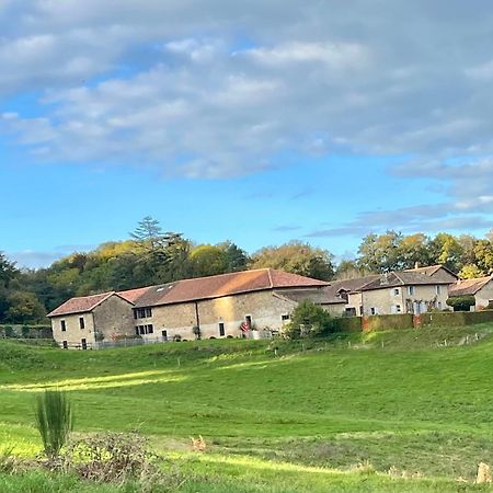 Domaine De Montmery Sa Piscine Son Jardin Ses Espaces Ambazac Kültér fotó