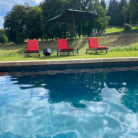 Domaine De Montmery Sa Piscine Son Jardin Ses Espaces Ambazac Kültér fotó