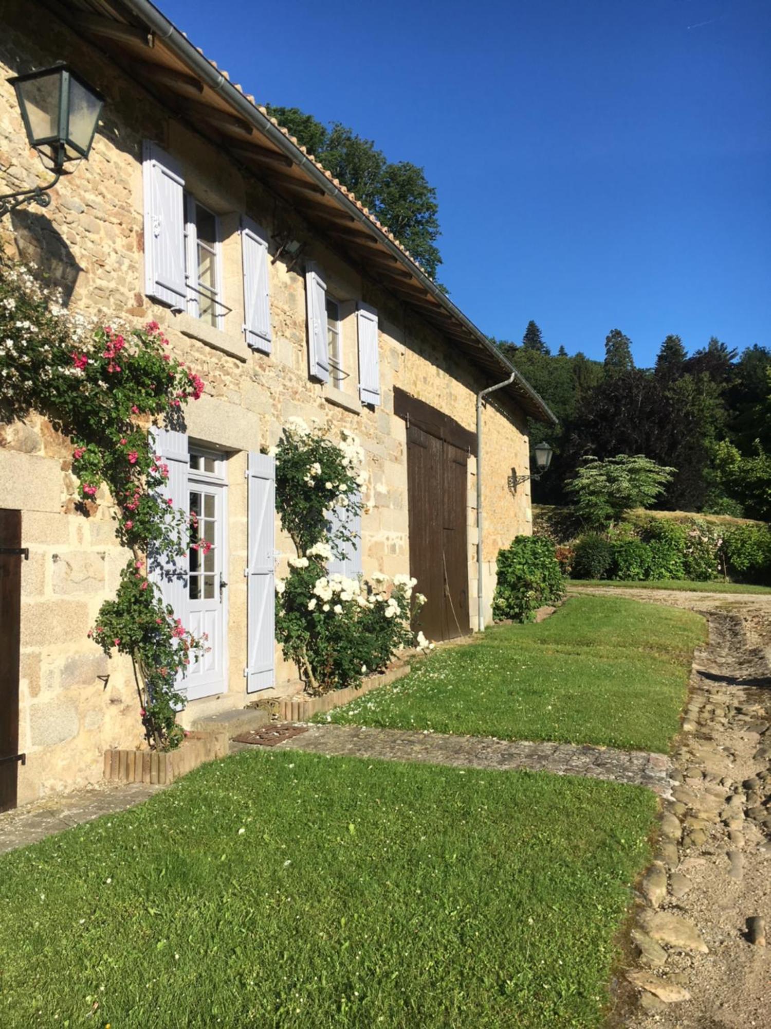 Domaine De Montmery Sa Piscine Son Jardin Ses Espaces Ambazac Kültér fotó