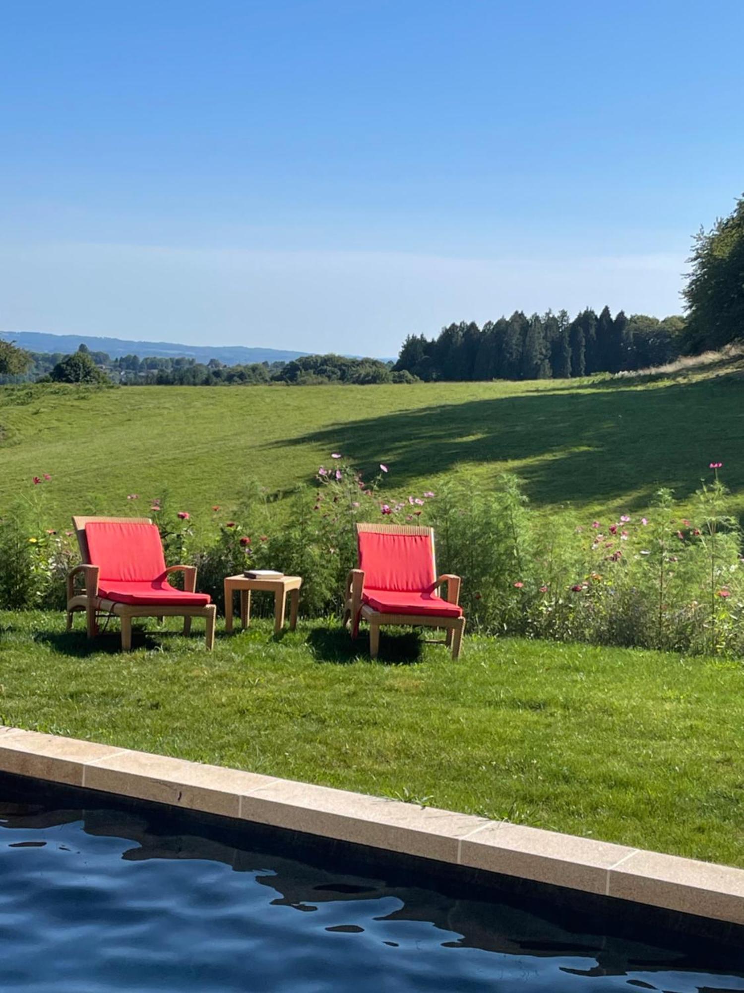 Domaine De Montmery Sa Piscine Son Jardin Ses Espaces Ambazac Kültér fotó